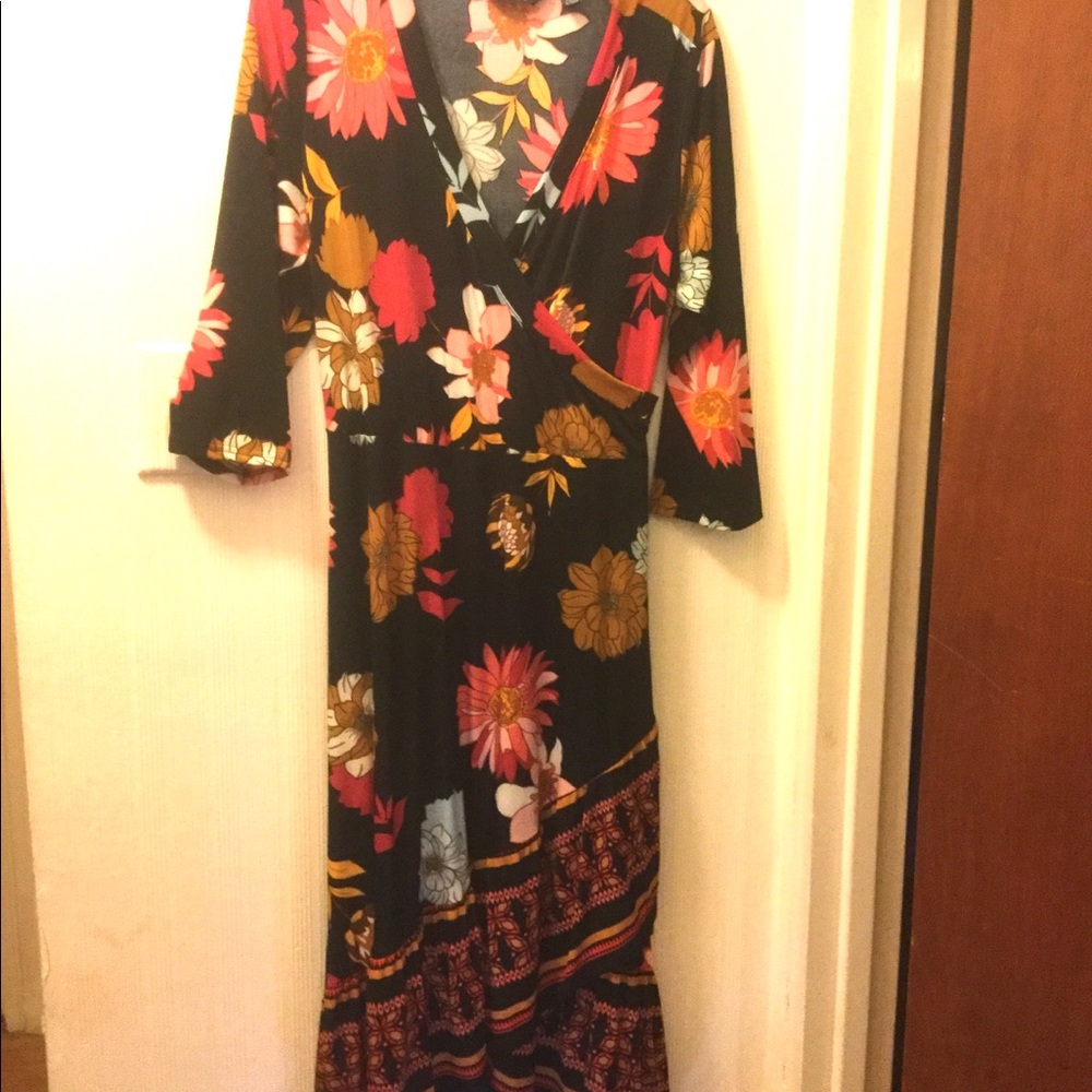 MILLIE GABRIELLE BLACK FLORAL DRESS SZ 2X